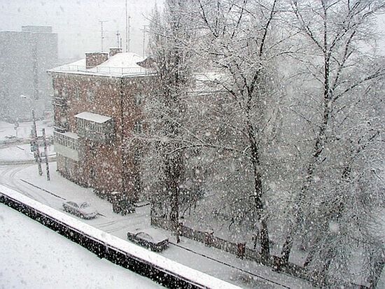 снег